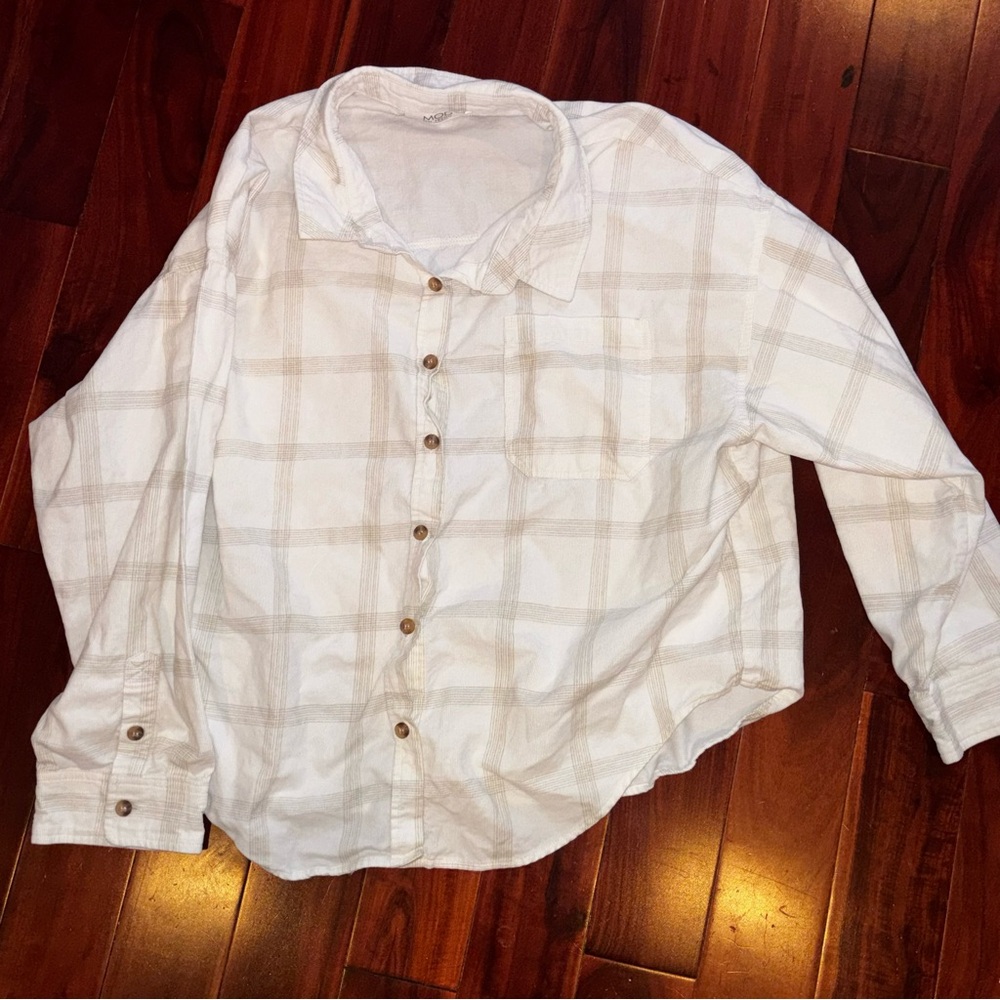 Mod On Trend Button Up Sz M